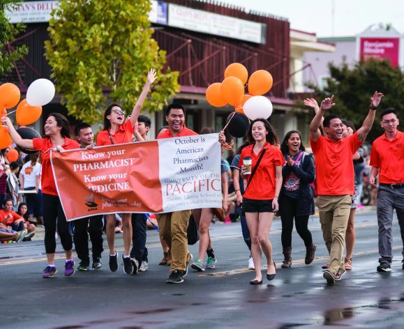 APhA-ASP student leaders at parade
