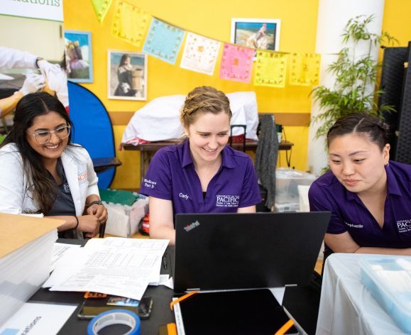 Carly Ranson with PharmD students at a Medicare Part D Outreach Clinic