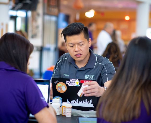 PharmD student at a Medicare Part D Outreach Clinic