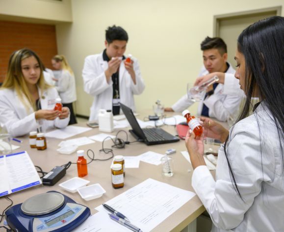 PharmD students in the compounding lab
